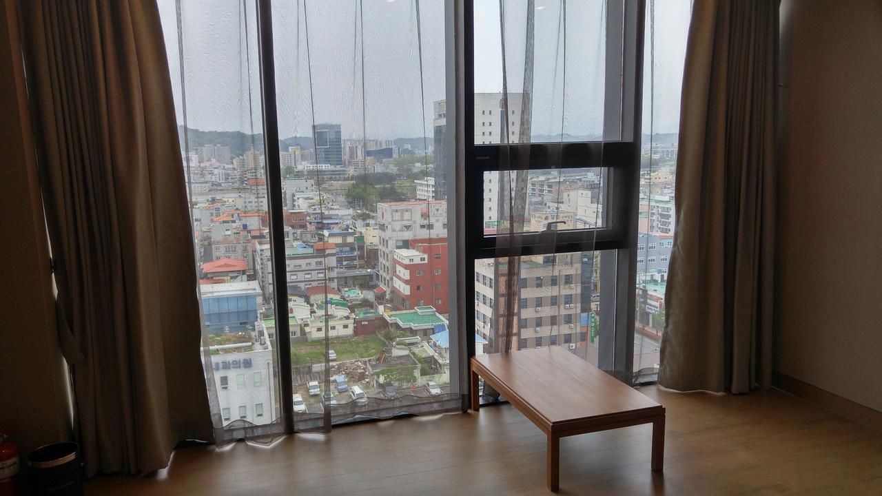 J Square Hotel And Wedding Jinju Exterior photo
